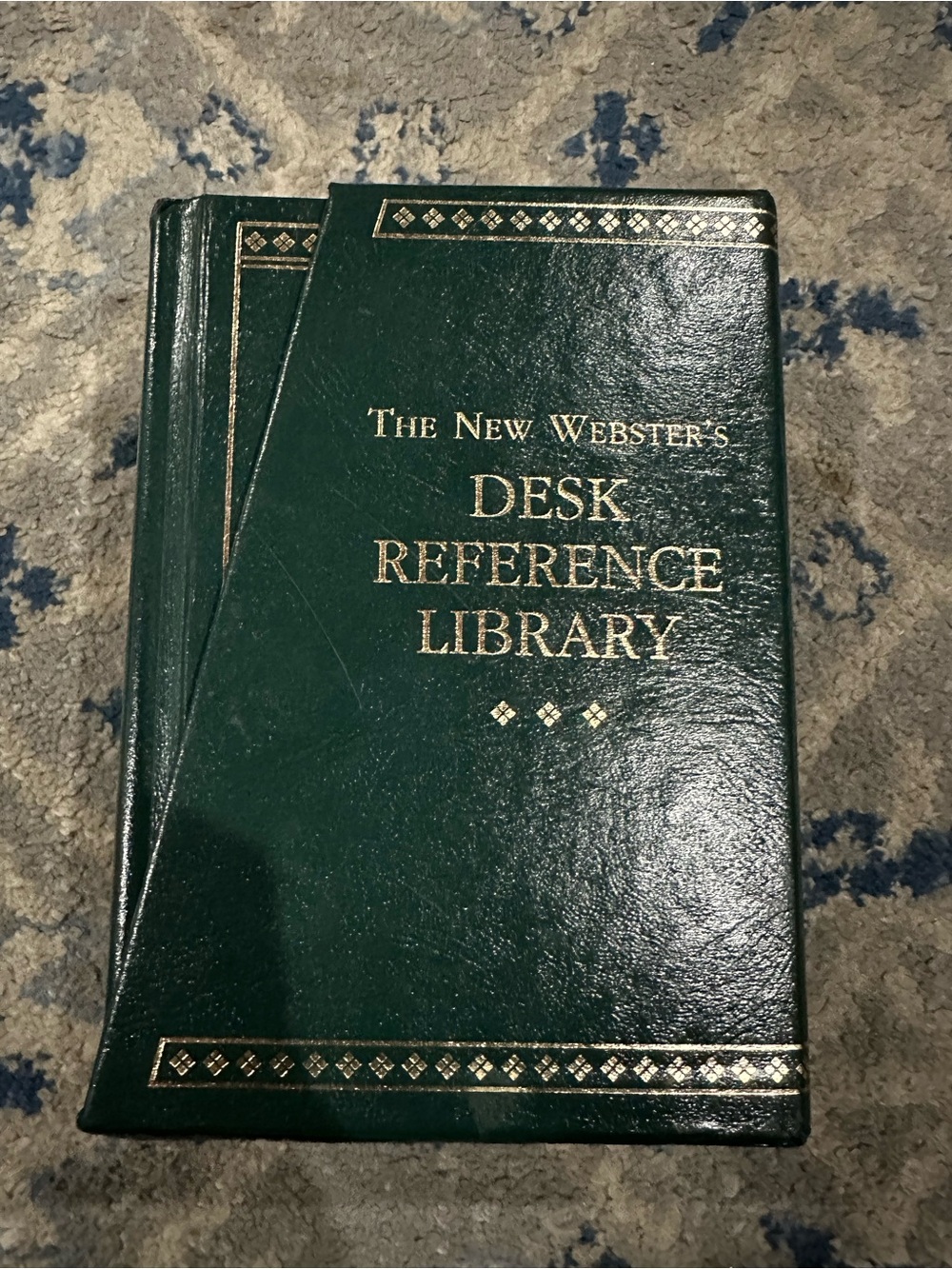 The New Webster’s Desk Reference Library Set - Picture 2 of 7